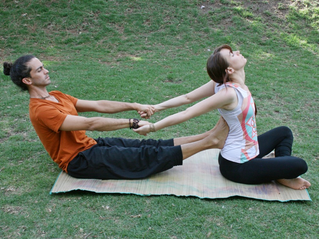 Thai Rocking Massage for Relaxation and Joint Mobilization