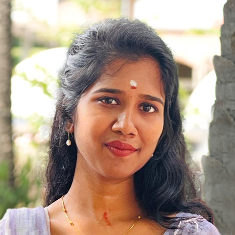 manisha-portrait-2026-background-4